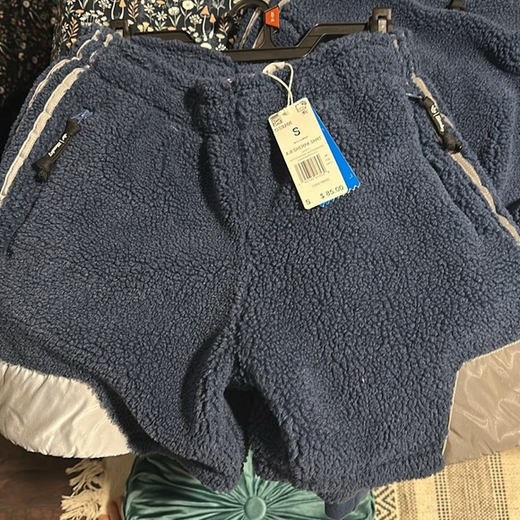 Adidas A.B Sherpa Crew + Shorts extra small and small  blondey navy - Picture 5 of 5